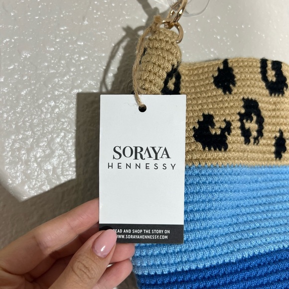 Soraya Hennessy Blue Leopard Midi Bucket Bag - Picture 7 of 9